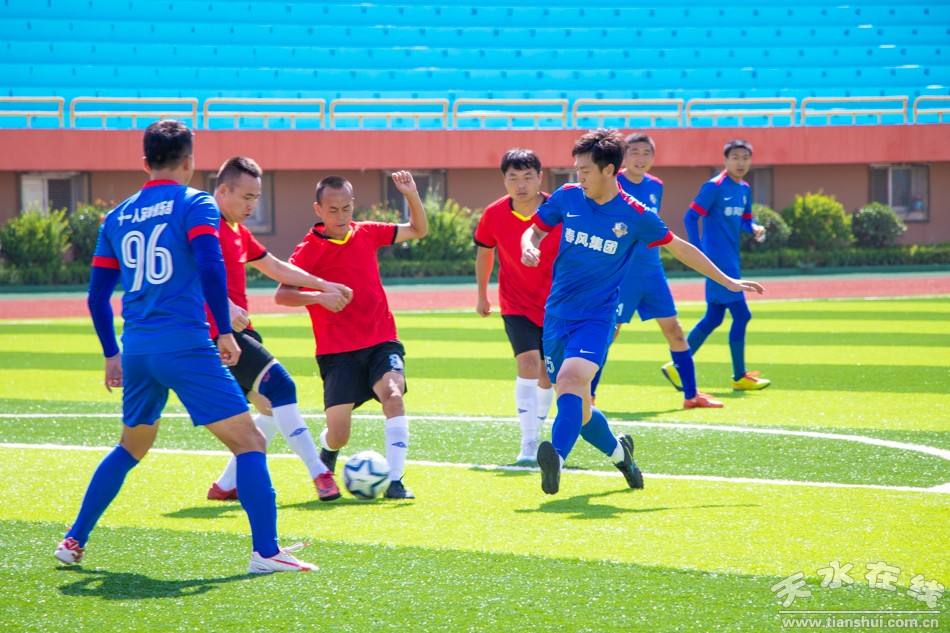 愤怒的老奶奶玩酷跑